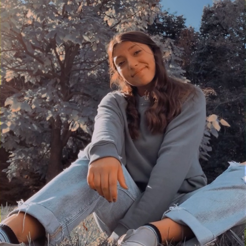 Meet your Posher, Halie